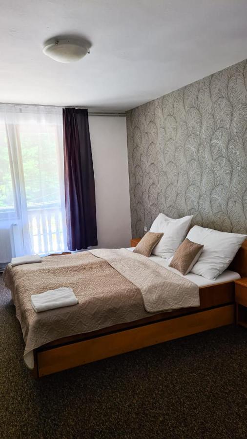 Horsky Hotel Eva Svätý Jur Eksteriør bilde