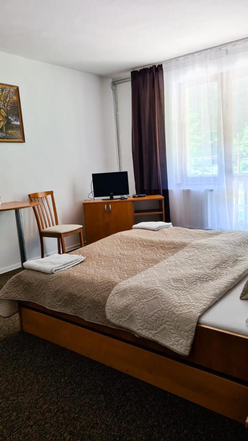 Horsky Hotel Eva Svätý Jur Eksteriør bilde