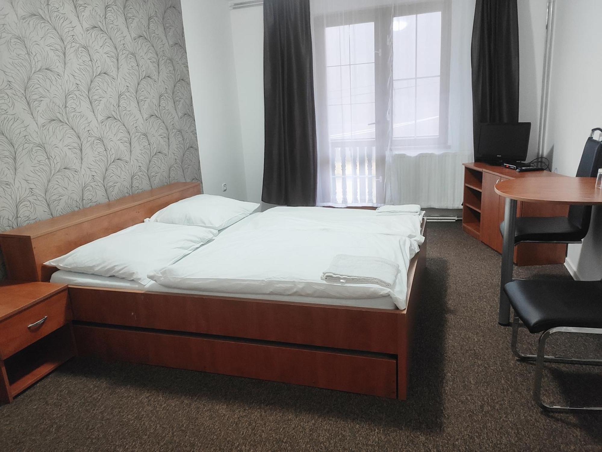 Horsky Hotel Eva Svätý Jur Rom bilde